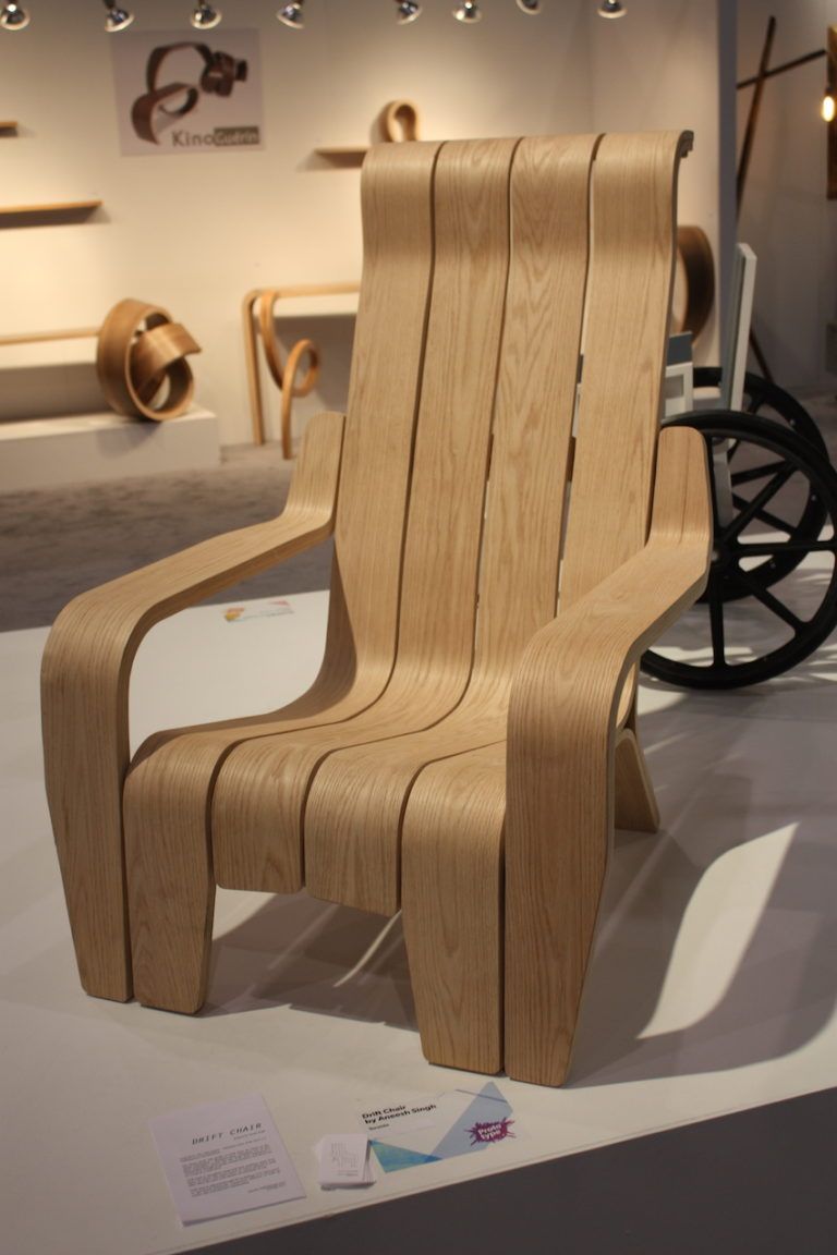 新天赋是令人兴奋的,这把椅子是崭露头角的设计师正在做的事情的一个例子。瑞尔森大学的西班牙辛格提出了这把椅子的设计在2016年初在多伦多。称为漂移的椅子,它唤起一个阿迪朗达克椅子设计但看起来也更舒适。制作使用数字技术,如3 d造型,激光切割,数控铣,设计师说它是“一个歌唱的浮木冲上海岸安大略省的湖泊。”Gorgeous.